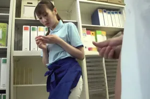 Có nhân tình nhưng nhút nhát, cchuối trai tìm đến cô bạn học làm “gái điếm”